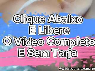 Live sexy webcam with Débora Fantine showing panties