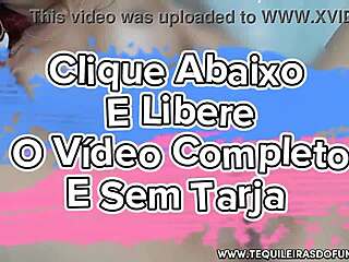 Live sexy webcam with Débora Fantine showing panties