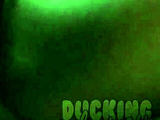 BBW Masturbates in Close-Up