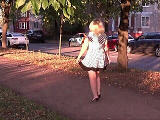 Hey, wanna see this milf's upskirt on the street?