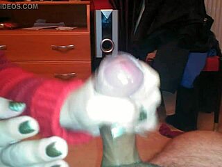 this amateur video from november 2014 shows a casual handjob session