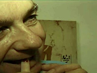 高贵英国熟女舔屄后内射满穴