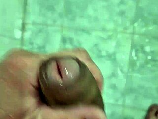 Yo, check this cute twink playing around in the bath today!