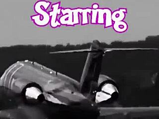 Amateur Pooksy Shows Bouncing Big Ass In Lingerie