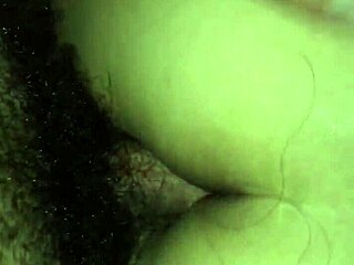 mi vecina grita de dolor cuando le rompo el culo