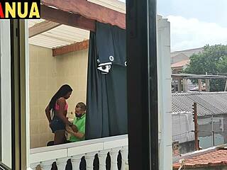 Si mi vecino supiera lo que pasa cuando sale a laburar fliparía con las folladas latina brasileña rubia y ebony