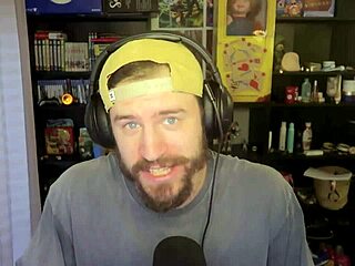 want to see this super heroine bound in her darkest moments?