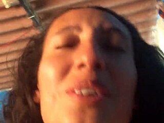 Mexikansk amatör nena är så kåt 😏