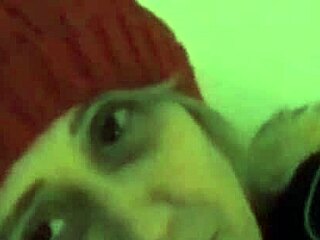 bucetuda rabuda peituda teasing milf