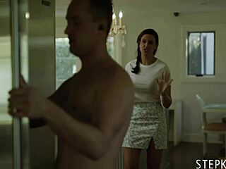 Κουνιάδα γίνεται σέξ σκλάβα στην κουζίνα - Penny Barber