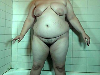 Lunalustxxx Teases and Jiggles Her Big Ass and Tits