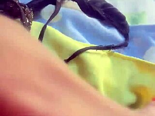 I’m obsessed with this hot Greluda getting off with her fingers in public, so wild!