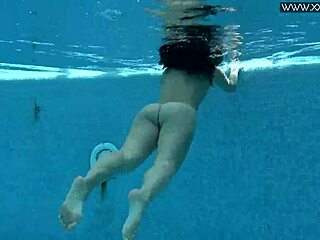 Jessica Lincoln's Underwater Sex Show