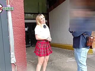 stranger gets big dick from worker 😏