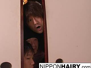 ฉันชอบดูสาวญี่ปุ่นเล่นหีมีขนของเธอ