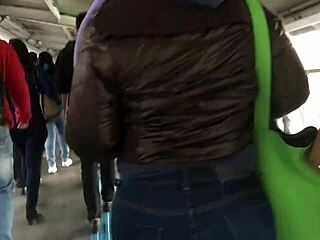 Tocando A Jaqueta De Nylon Marrom Da Gordinha Pt 1