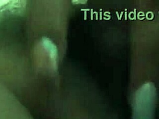 Mojadita gimiendo rico