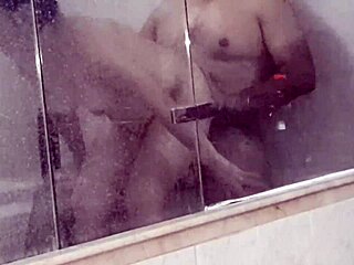 eating my partner's wet pussy in the bathtub gives surprise blowjob