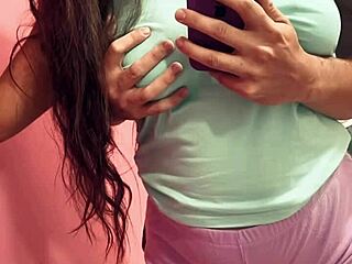 في الإسكندرية مصر السيد أحمد المحامي العقاري ينيك مدام شهد الزانية في مكتبها مع الباب مفتوح قليلاً ولانجري مثير