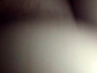 fucking a milf bareback and filling her with cum 😏