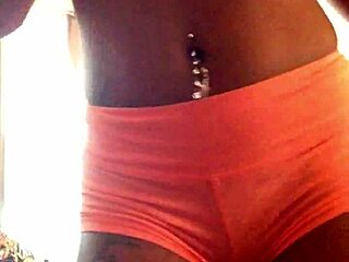 Ebony shows her fat cameltoe then twerks sexily.