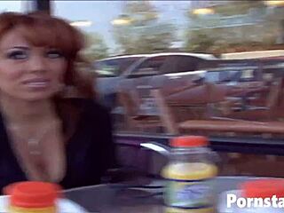 Sienna West bombe chaude kiffe baise cru hardcore