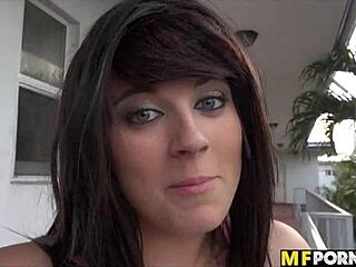 gorgeous emo brunette oxuanna envy in amateur teen scenes 😊🌟