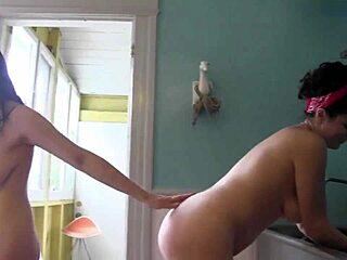 Siouxsie Q and Nerine Mechanique are San Fran lesbians.