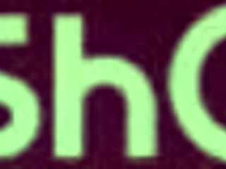 Žena si užívá denní masturbaci pro intenzivní orgasmy v posteli