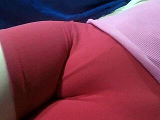 young girl tight shorts cameltoe squeeze