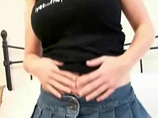 Amadoras peitudas showing off their teen bodies