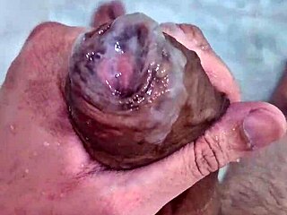 Oh Che Masturbazione Calda e Sborrata in Doccia con Twink 18+ Giovani