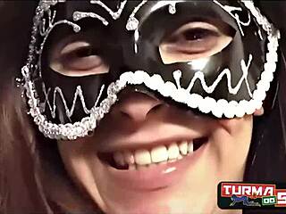 Feeling so aroused as milf cheats on husband to cum hard with frotinha porn star