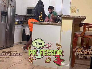 behind the scenes with divine at hipknockerz com