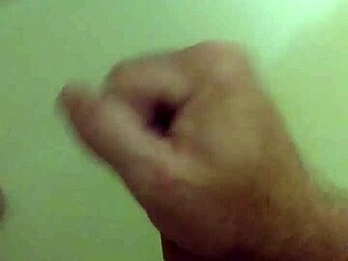 I'm rubbing one out in this solo session