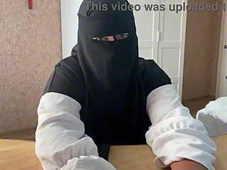 Dude, this Arab milf's live web chat handjob is insanely hot!