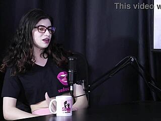 i'm that timid transsexual yumi trap hiding my cock in photos, but doing what i want