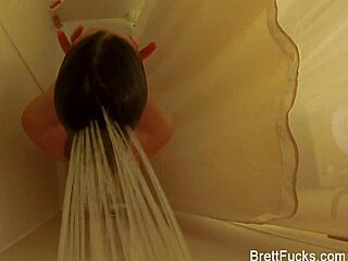 Brett Rossi's relaxing shower solo moment