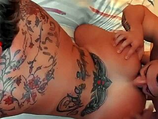 ap�s a festa levamos ela para casa e fizemos um menage e fodemos aquela bunda maravilhosa