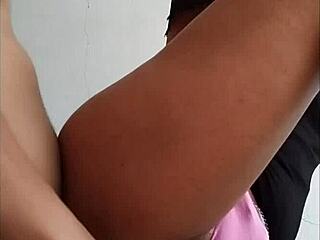 Mexicana bonita stops me with her feet for the verga 😏