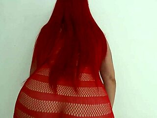 Beautiful Latina Moves Her Ass