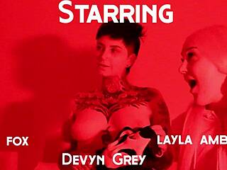 Nice shemale performs oral with her lips