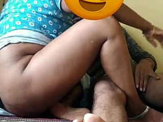 ugh, watchin’ this desi aunty gettin’ her water out, so hot!