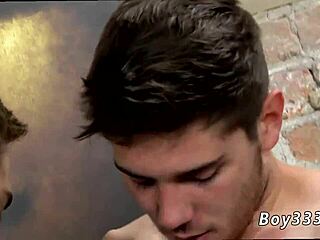 obožavam da gledam gej momke 18+ kako galamiraju necirkumisane kurčeve