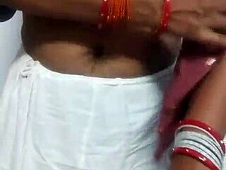 Sari-clad bhabhi looks stunning today, I won't leave her, I'll tear her pussy