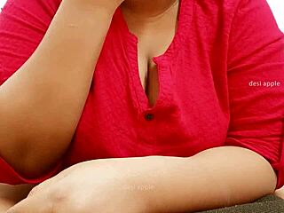 West Bengal bhabhi reveals her figure in a casual setting