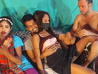 คู่รัก Desi เย็ดกันแรงในหีแน่นๆ สี่คน