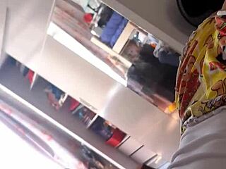 Couple Enjoys Wet Blowjob While Listening To Stories