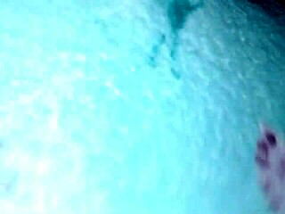 guria de 18 anos sentando no namorado