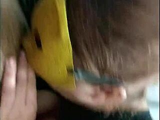 después de la escuela le hago sexo oral a mi amigo que se aprovecha y me la mete hasta la garganta con sus grandes tetas y culo sexy